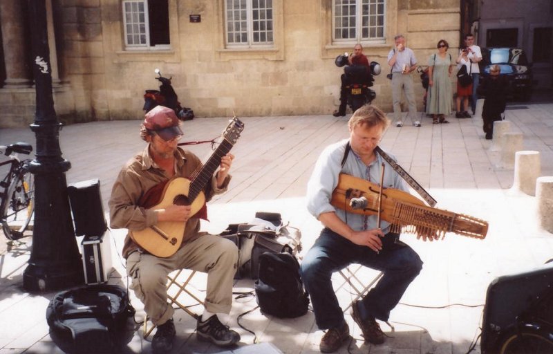 Nyckelharpa and lyre guitar