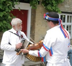 Colin Bathe and fiddler Matt Green, at Bampton