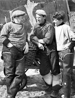 Dick Davies (left) with son Billy (right) and 'Stymy' Blyth.