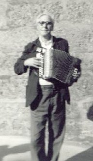 Photo of Davie with melodeon in 1970, by Vic Smith