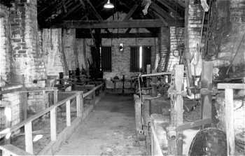 Photo of a chainshop interior - by Pat Palmer.